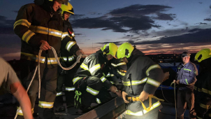 Hasiči řeší na 60 událostí kvůli bouřkám a silnému větru
