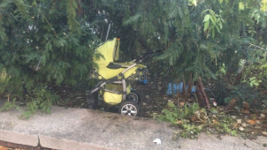 V odloženém kočárku byl naštěstí jen nepořádek