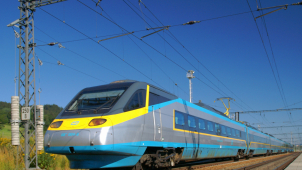 Muž v pendolinu vyhrožoval sebevraždou, bodl se do hrudníku