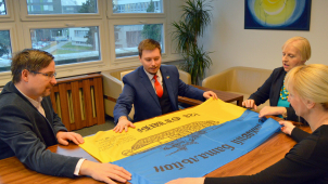 Právnická fakulta převzala poděkování za pomoc Ukrajině