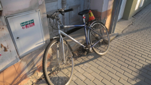 Opilci zaměstnali policii i lékaře. Pivo, panáky a hurá na kolo!