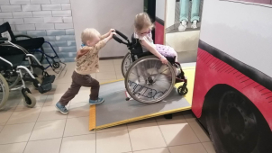 Výstava poutavě přibližuje život hendikepovaných