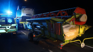 Řidič nepřežil střet s kombajnem