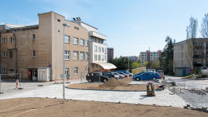29 nových parkovacích míst u nemocnice