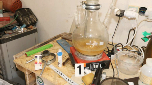 Policisté odhalili varnu pervitinu při šetření domácího násilí