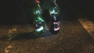 Strážníci v noci přerušili degustaci vína na náměstí Republiky