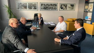 Hejtman Okleštěk se v nemocnici zajímal o koronavirus