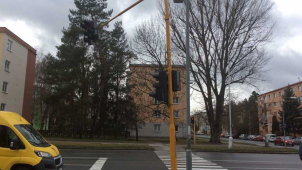 Žádný vandal, strážníky zaměstnal silný vítr