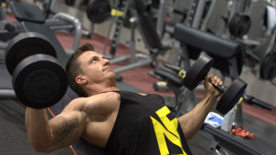 Češi ode dneška mohou třeba do posiloven a vybraných obchodů