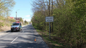 Policie pátrá po svědcích nehody u obce Dolany Véska