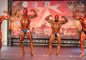 Kulturista Patrik Šerý obhájil zlato na Maltě