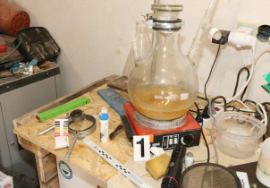 Policisté odhalili varnu pervitinu při šetření domácího násilí