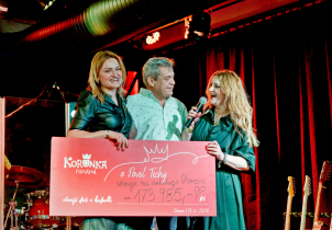 Když rockeři slaví, pomáhají přitom dobré věci