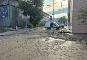 Velká noční havárie vodovodu připravila dvě čtvrti o vodu