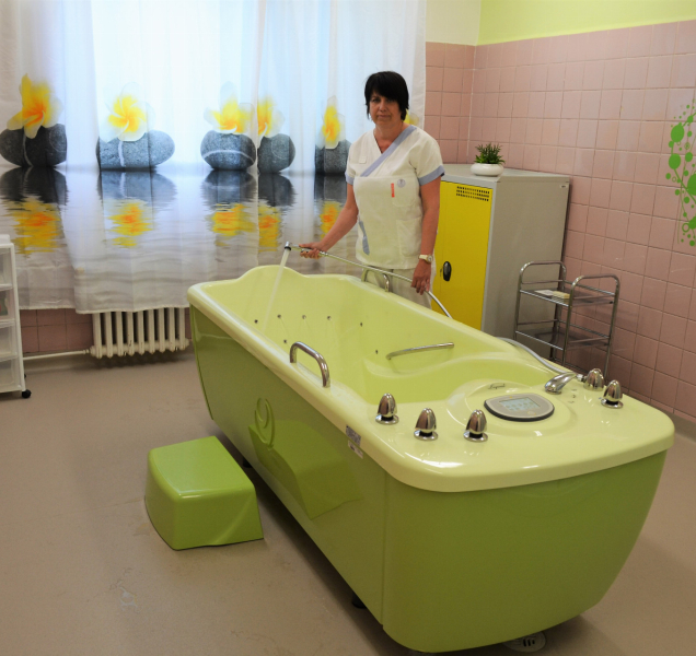 Nové vany zkvalitní vodoléčbu v přerovské nemocnici