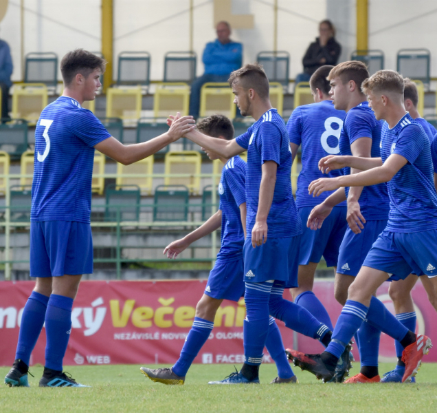 Sedmnáctka SK Sigma smetla Karvinou