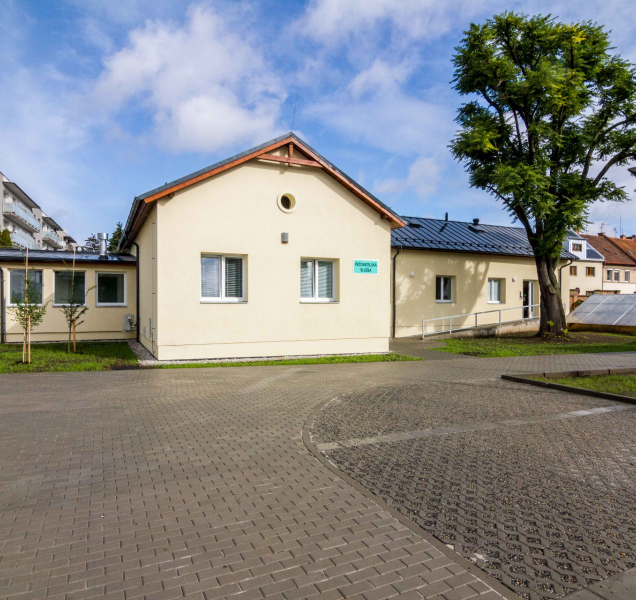 V opravené budově bývalé nemocnice je pečovatelská služba