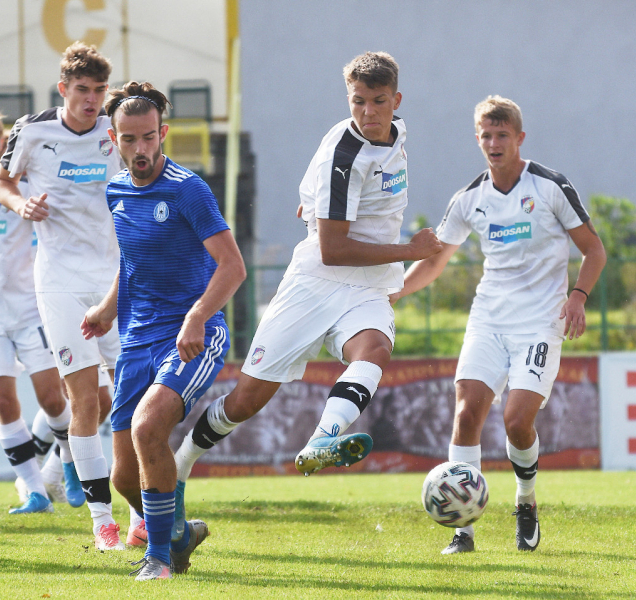 Fotbal kromě profesionálů už letos nebude