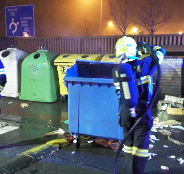 Hasiči zažili poklidnější Silvestr, v Olomouci hořela popelnice