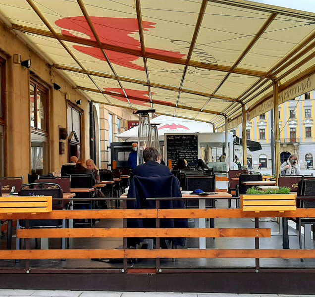 Rada města Olomouce schválila odpuštění poplatků za předzahrádky