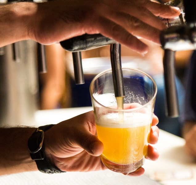 PŘEHLEDNĚ: Otevírají se restaurace, bazény