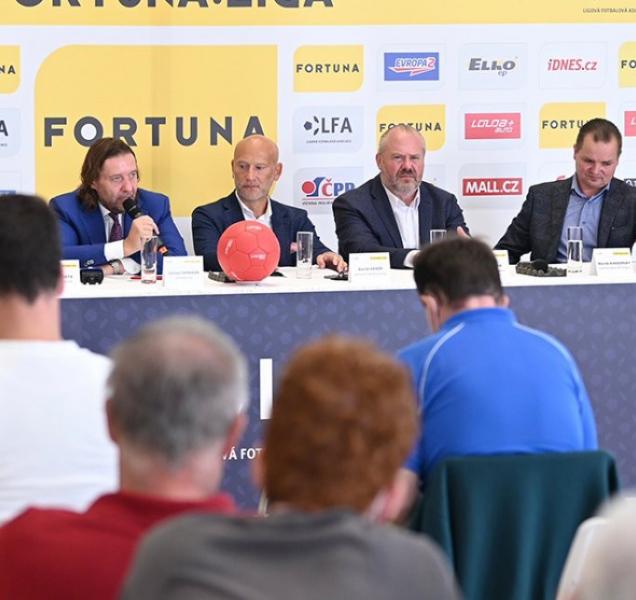 Ligový fotbal startuje sezónu s diváky na tribunách