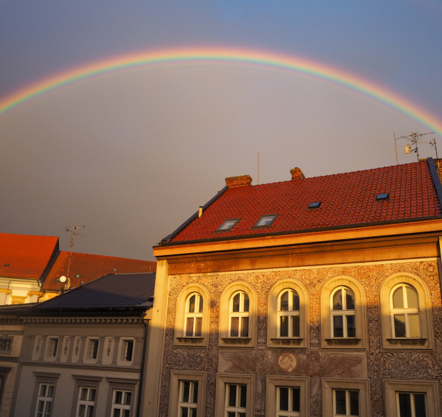 Výhled počasí: V pátek má pršet, třicítky nepřijdou