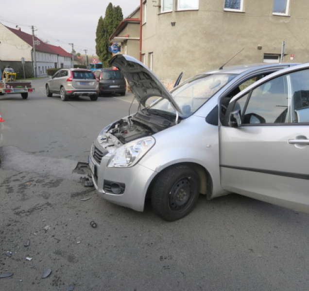 Senior nezvládl řízení a boural