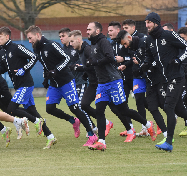 Sigma vyrazila na Maltu, chybí několik opor