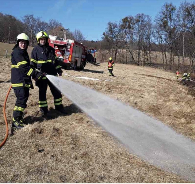 Kraj sužují požáry, hasiči je mají pod kontrolou