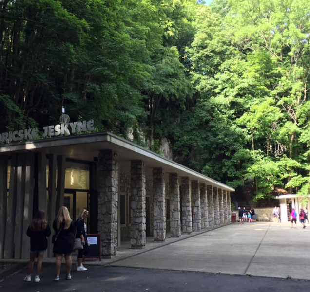 Jeskyně zahajují novou turistickou sezonu