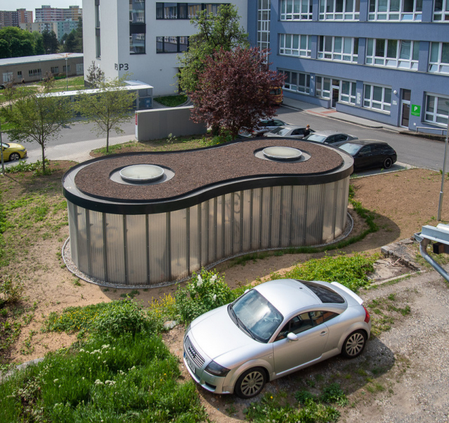 Unikátní kolárna již slouží zaměstnancům fakultní nemocnice