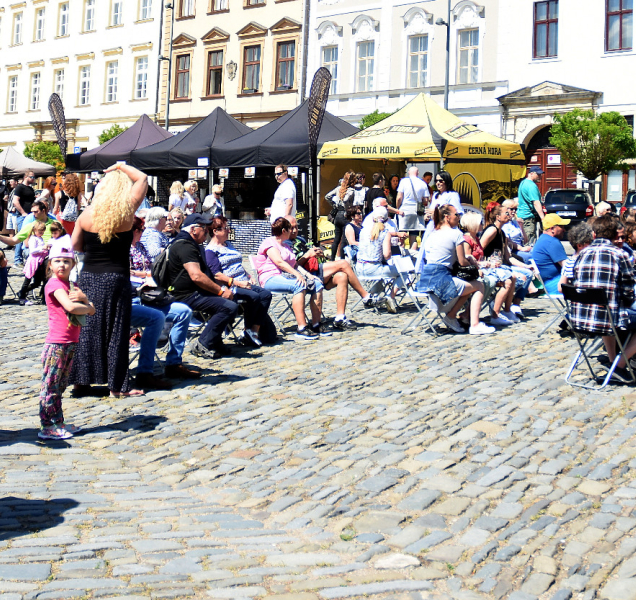 Vinné slavnosti zaplnily Dolní náměstí