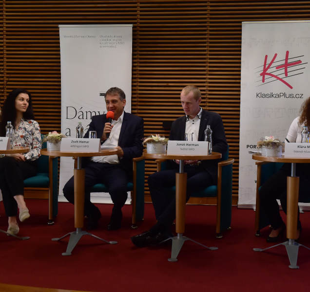 Moravská filharmonie s novým šéfdirigentem Zsoltem Hamarem