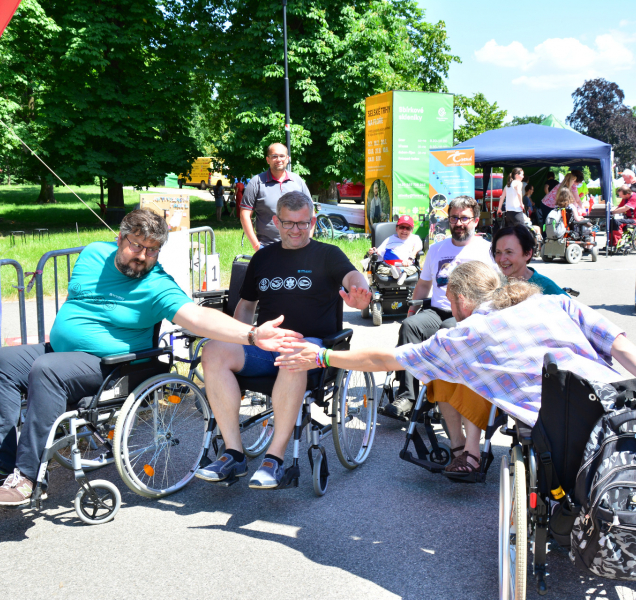 Olomoucká štafeta na vozíku spojí na jedné trati dva světy