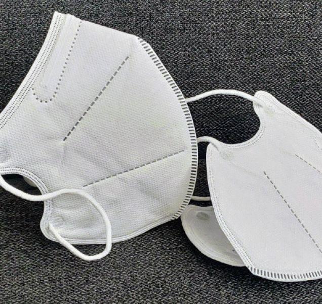 Návštěvy u lůžek jsou ve FN Olomouc jen s respirátorem