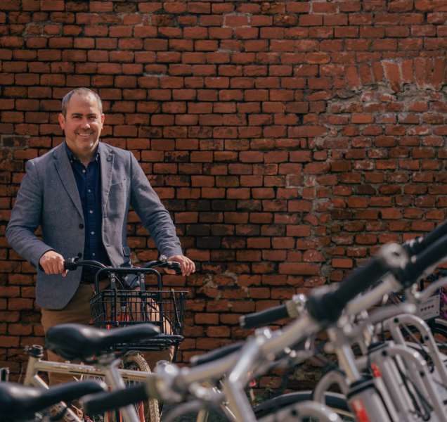 Matouš Pelikán: zajistíme, aby v každé olomoucké škole a školce byl stojan na kola