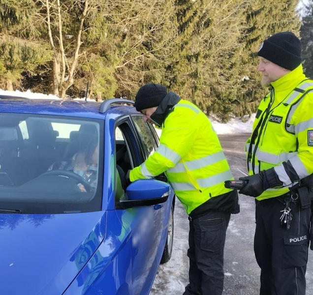 Policisté kontrolovali zimní výbavu řidičů. Na co se zaměřili?