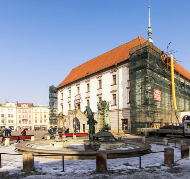 Po střeše přijde na řadu fasáda. Radnice dostane nový kabát