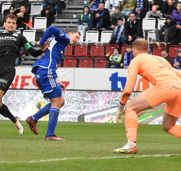 Útočník Juliš probudil sebe i Sigmu