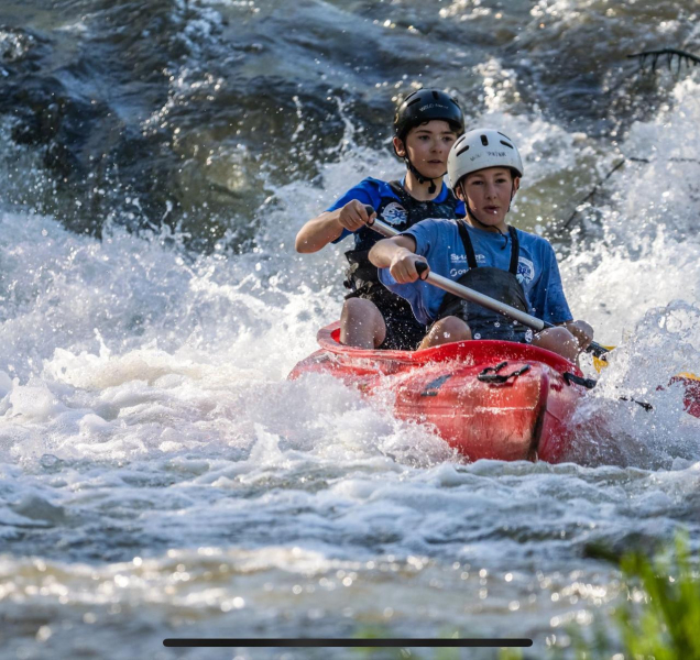 Den Země spojili kanoisté s úklidem i propagací unikátní vodácké dráhy