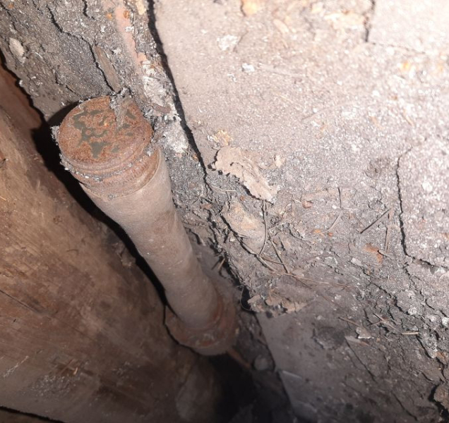 V podkroví bývalé hospody našli pracovníci nevybuchlý granát