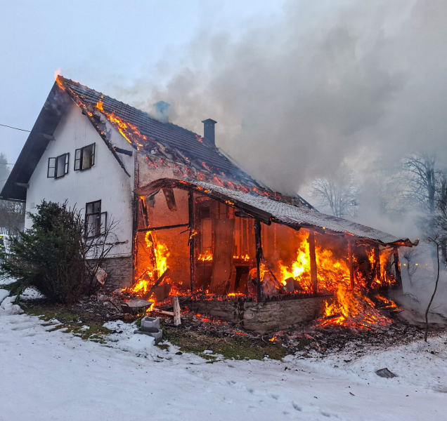Požár chaty v Podlesí způsobil škodu přes milion korun