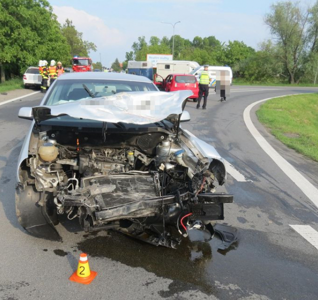 Na Olomoucku došlo k nehodě tří aut