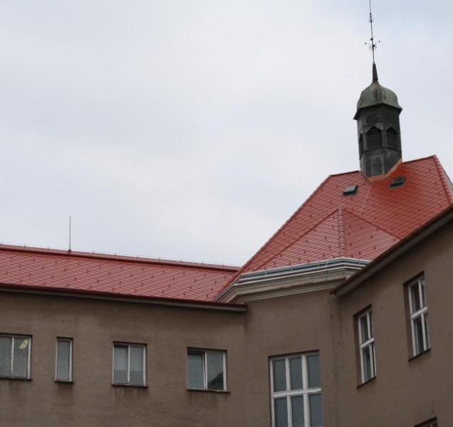 Ve škole Boženy Němcové bude výdejna obědů