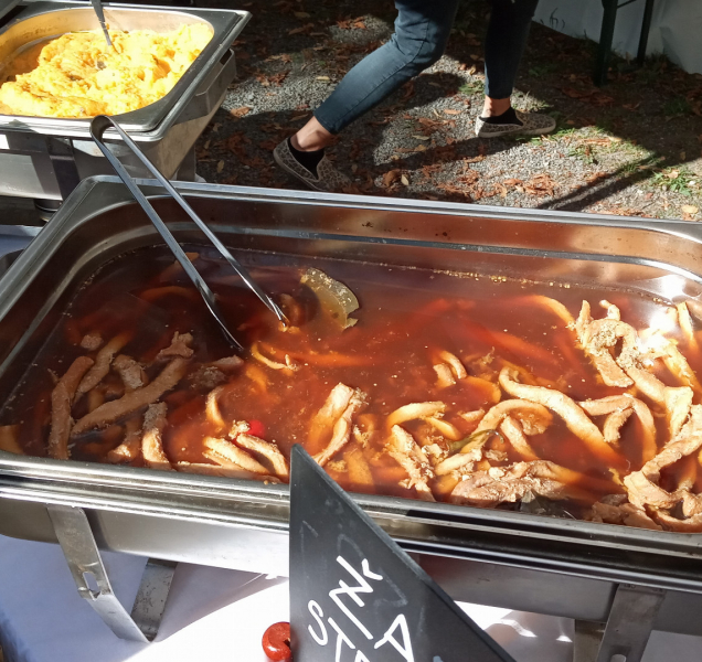 Milovníci extrémního jídla se slezli na Letňáku