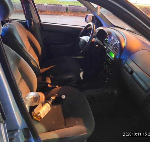 Muž v Přerově během jízdy popíjel whiskey