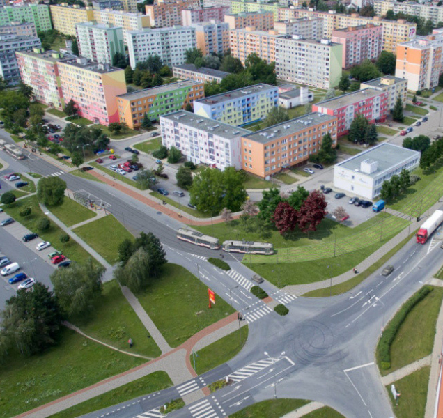 Chystá se demolice domu blokujícího novou trať