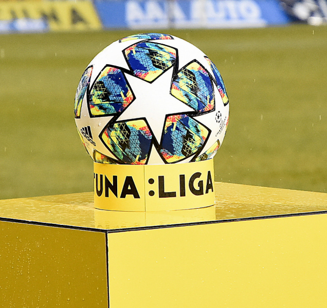 Fotbal se hrát bude, ovšem bez diváků