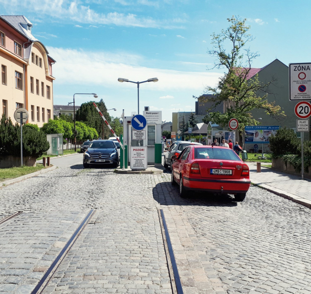 Vjezdový systém fakultní nemocnice dozná změn
